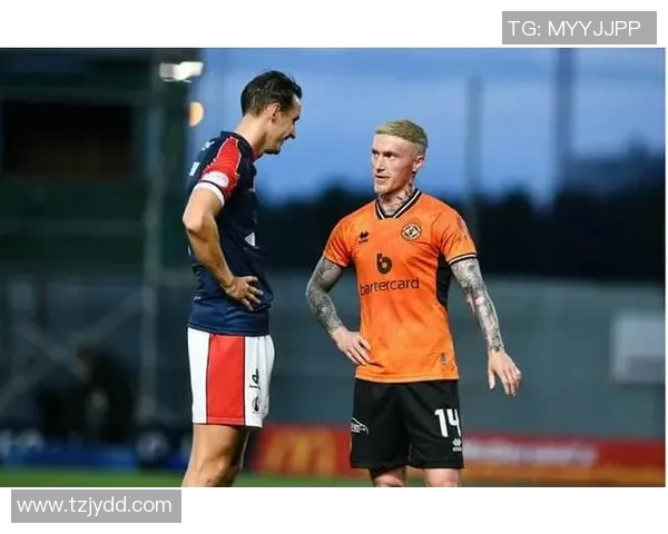 足球明星拜恩斯的传奇生涯与场上风采全解析 足球明星拜恩斯的传奇生涯与场上风采全解析